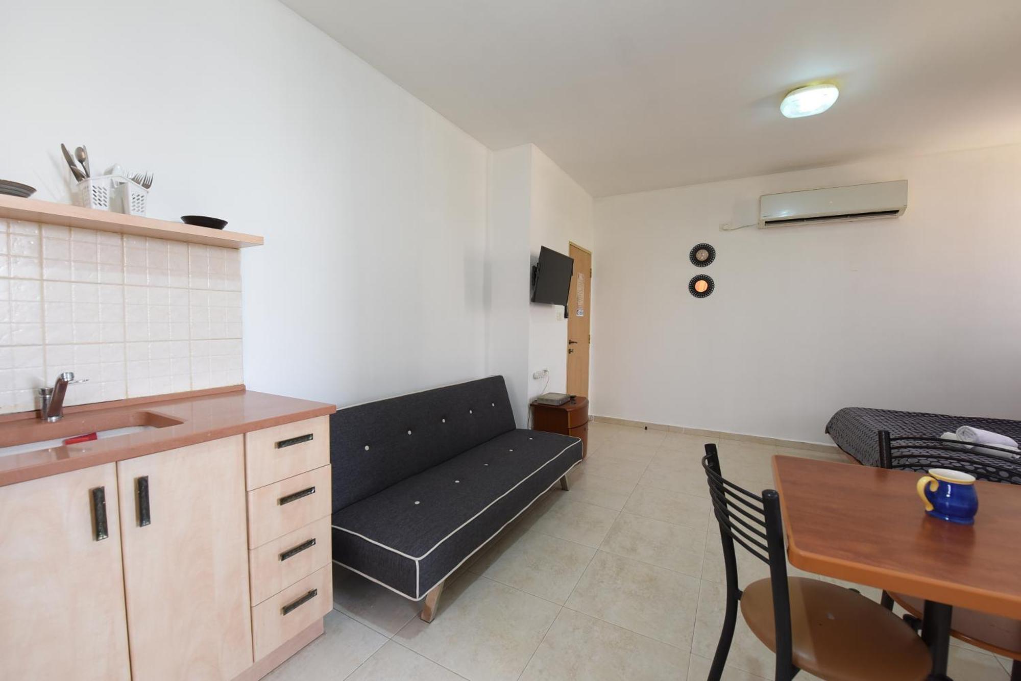 Flintstone Guest House Eilat Ngoại thất bức ảnh