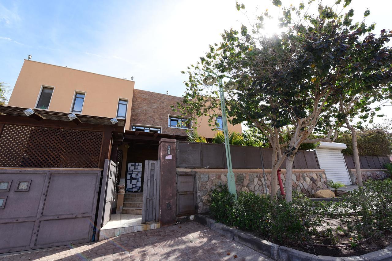 Flintstone Guest House Eilat Ngoại thất bức ảnh