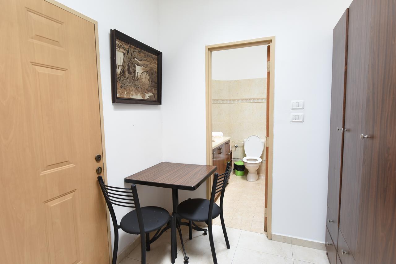 Flintstone Guest House Eilat Ngoại thất bức ảnh