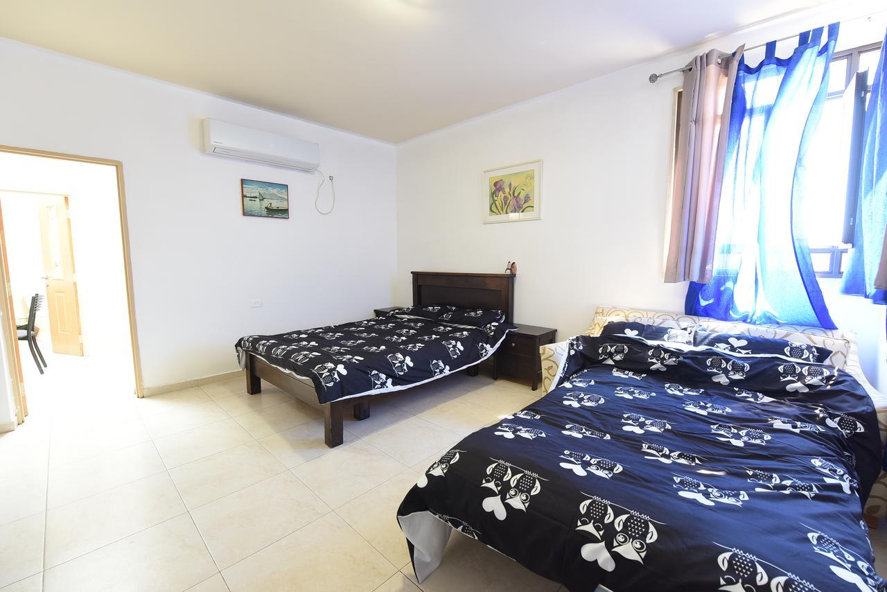 Flintstone Guest House Eilat Ngoại thất bức ảnh