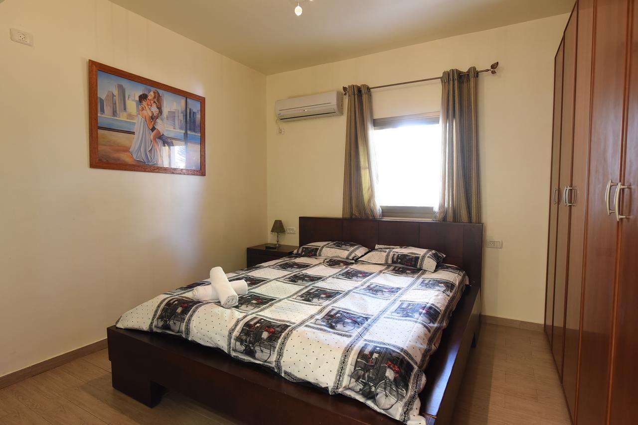 Flintstone Guest House Eilat Ngoại thất bức ảnh