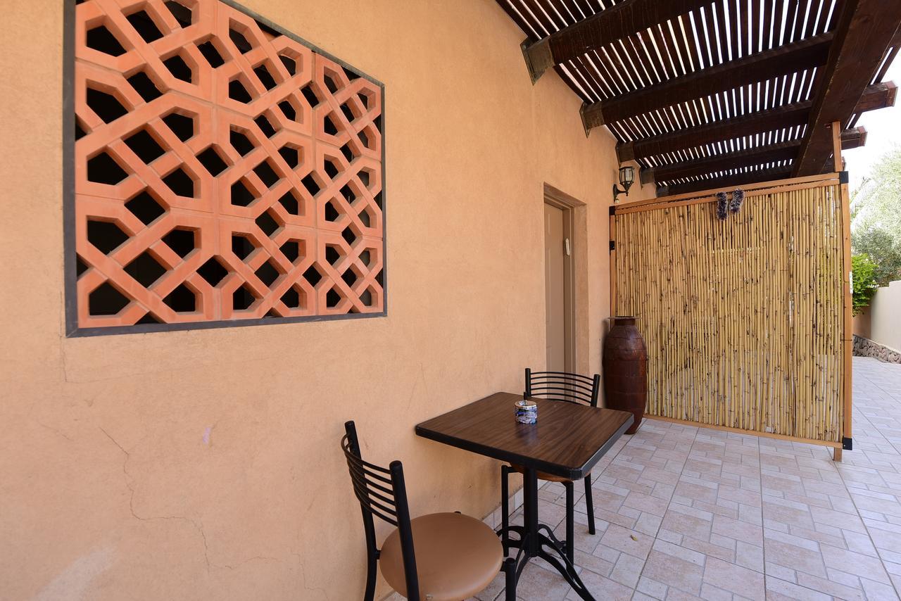 Flintstone Guest House Eilat Ngoại thất bức ảnh