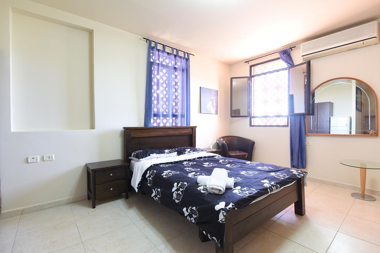 Flintstone Guest House Eilat Ngoại thất bức ảnh