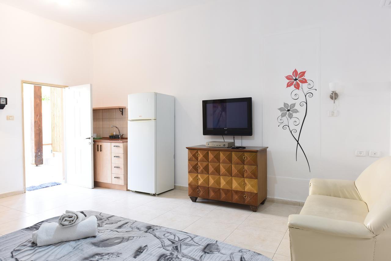 Flintstone Guest House Eilat Ngoại thất bức ảnh