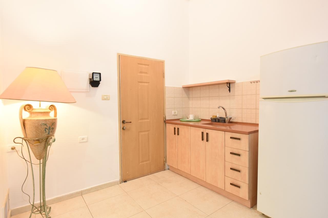 Flintstone Guest House Eilat Ngoại thất bức ảnh